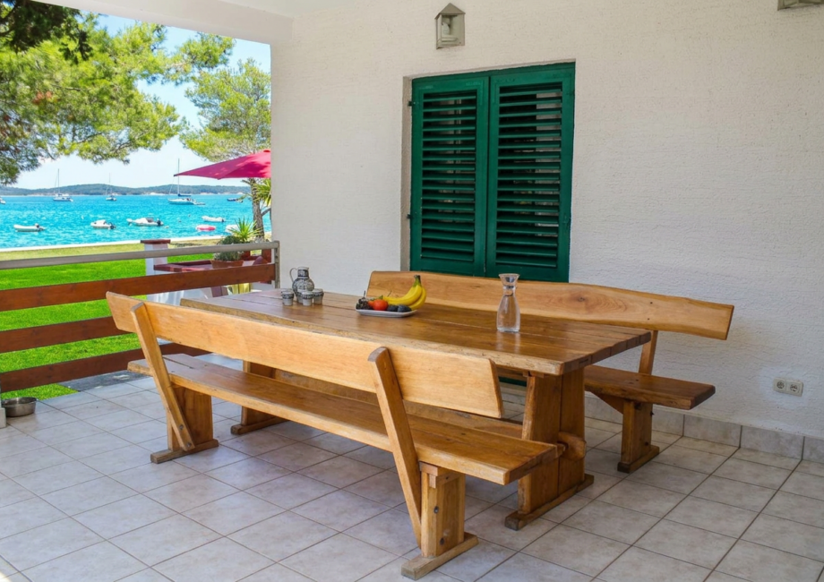 a72b83ac-4f06-4cd8-aa12-bed9e0f74808